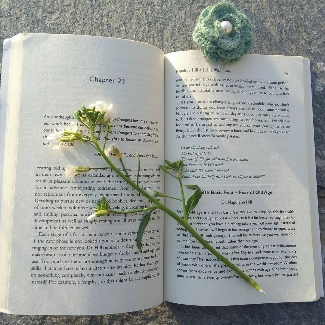 Olive Crochet, pin bookmark